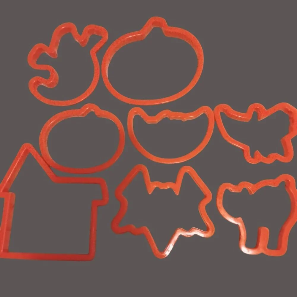 Halloween Orange Plastic Cookie Cutters Set 8 - Picture 3 of 3